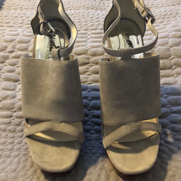 Michael Kors Shoes - Picture 2 of 4